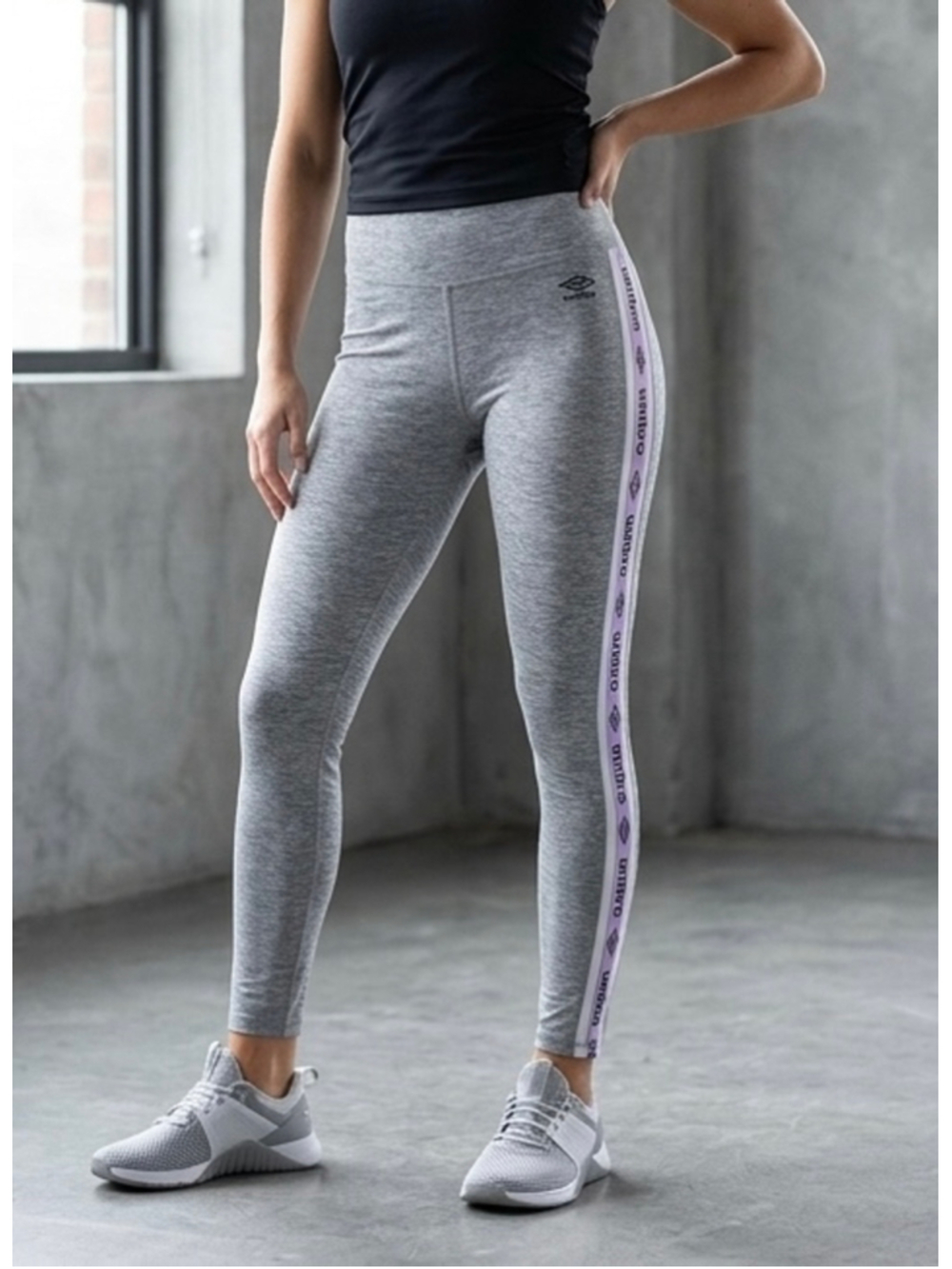 Umbro Heather Gray Taped Logo Side Stripe Active Leggings Size Medium Pocket